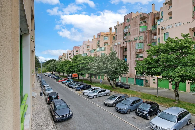 Apartamento T3 para Venda em Rio de Mouro Foto 29