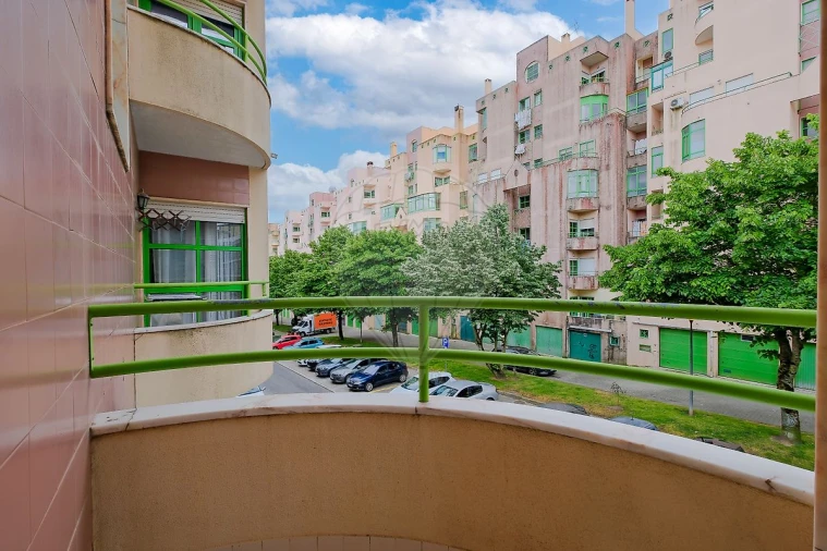 Apartamento T3 para Venda em Rio de Mouro Foto 34