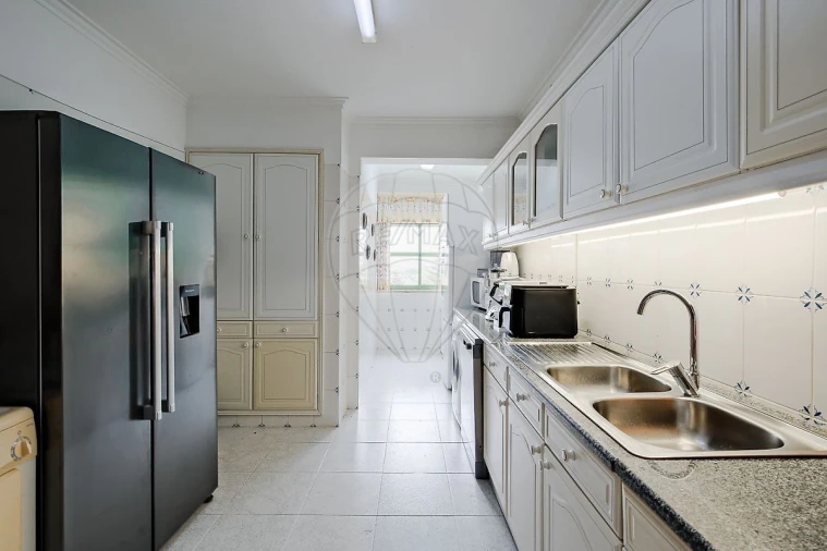 Apartamento T3 para Venda em Rio de Mouro Foto 8