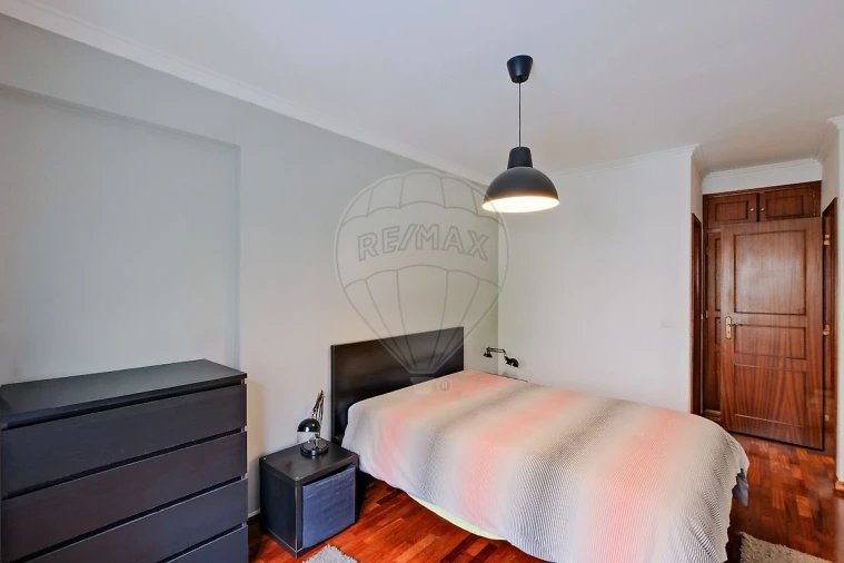 Apartamento T3 para Venda em Rio de Mouro Foto 27