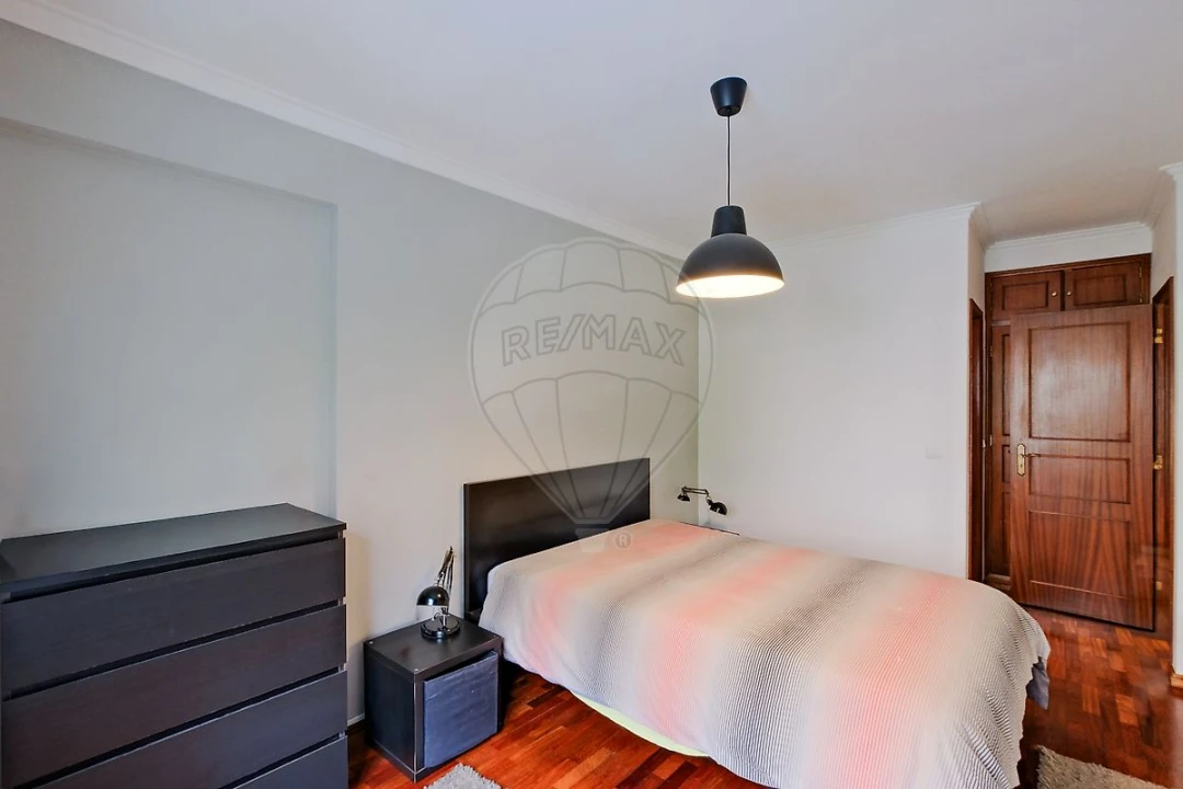 Apartamento T3 para Venda em Rio de Mouro Foto 27
