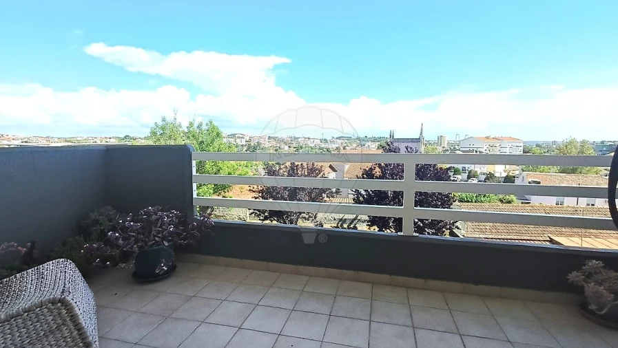 Apartamento T3 para Venda em Tavarede Foto 2