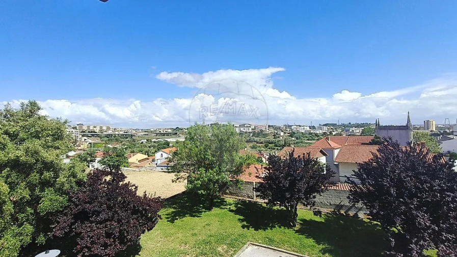 Apartamento T3 para Venda em Tavarede Foto 4