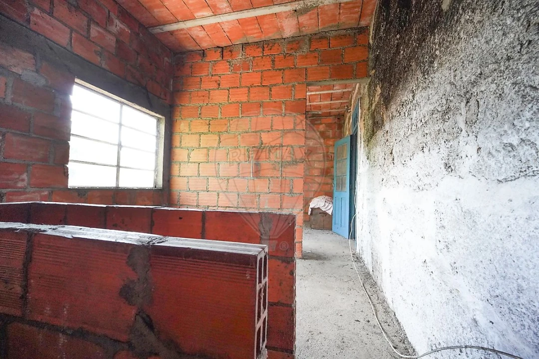 Moradia T1 para Venda em São João de Areias Foto 24