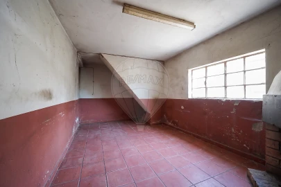 Moradia T1 para Venda em São João de Areias