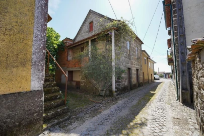 Moradia T1 para Venda em São João de Areias