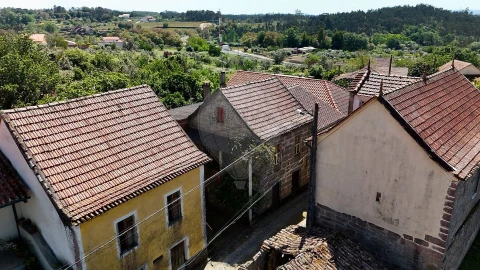 Moradia T1 para Venda em São João de Areias