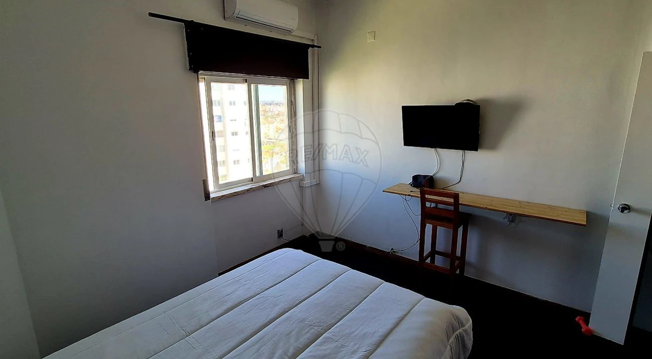 Apartamento T2 para Arrendamento em Carcavelos e Parede Foto 1