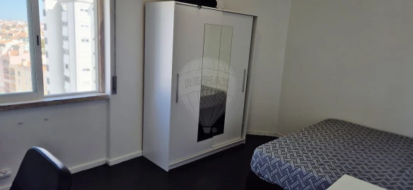 Apartamento T2 para Arrendamento em Carcavelos e Parede