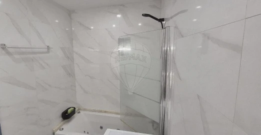 Apartamento T2 para Arrendamento em Carcavelos e Parede