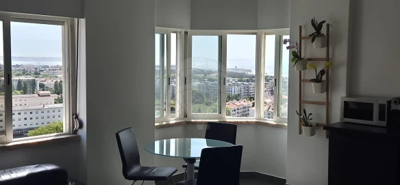 Apartamento T2 para Arrendamento em Carcavelos e Parede