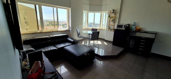 Apartamento T2 para Arrendamento em Carcavelos e Parede