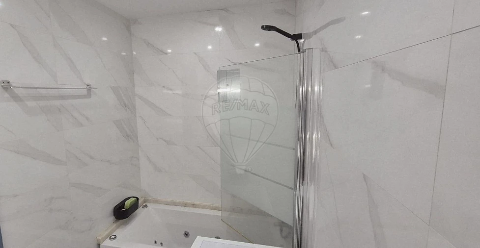 Apartamento T2 para Arrendamento em Carcavelos e Parede Foto 6