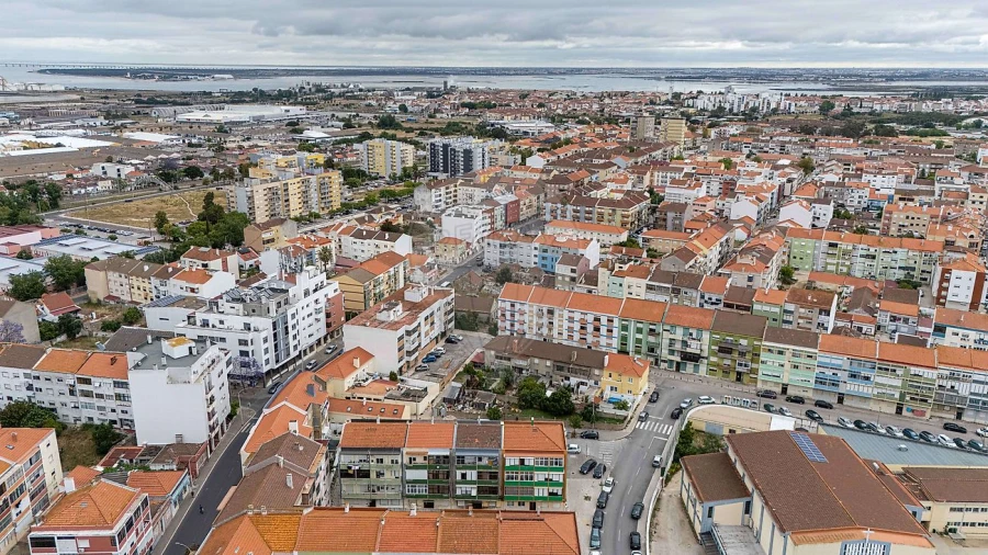 Moradia T2 para Venda em Alto do Seixalinho, Santo André e Verderena Foto 3