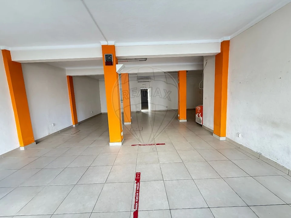 Loja para Arrendamento em Alcains Foto 3