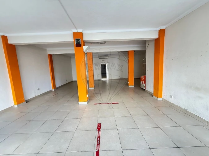 Loja para Arrendamento em Alcains Foto 3