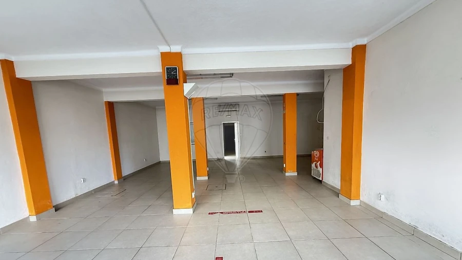 Loja para Arrendamento em Alcains