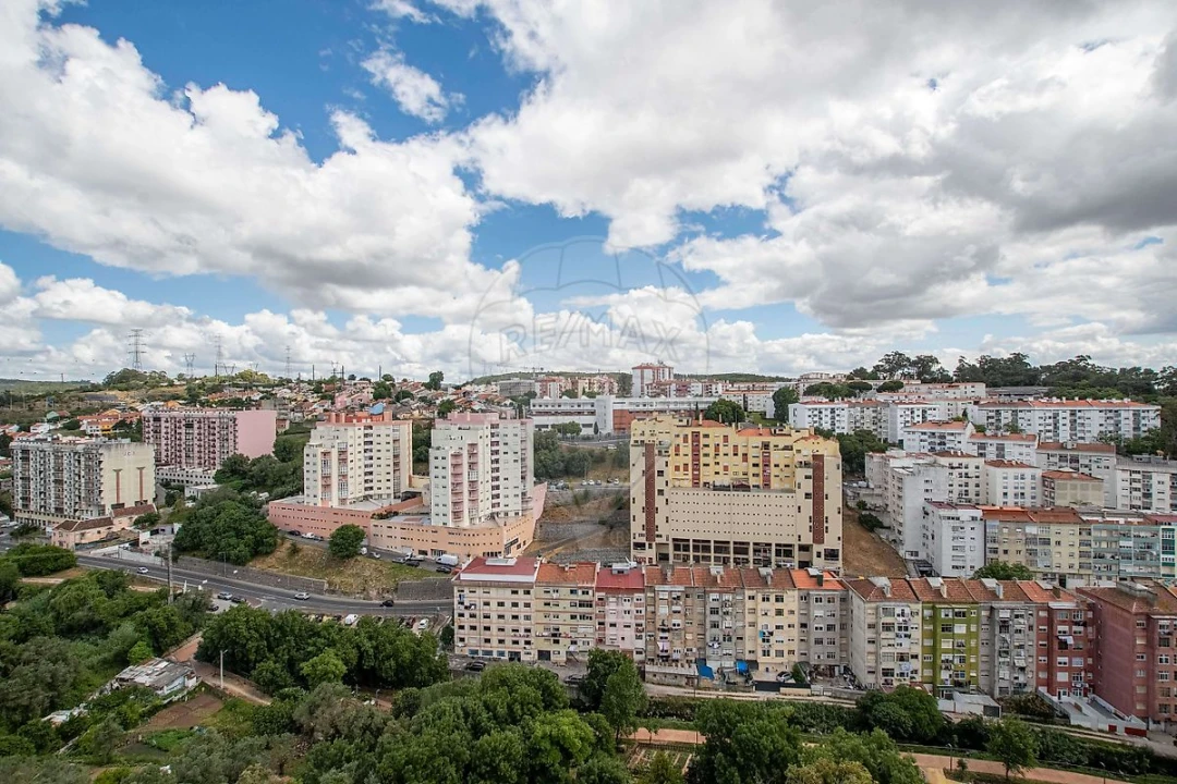 Apartamento T2 para Venda em Massamá e Monte Abraão Foto 18