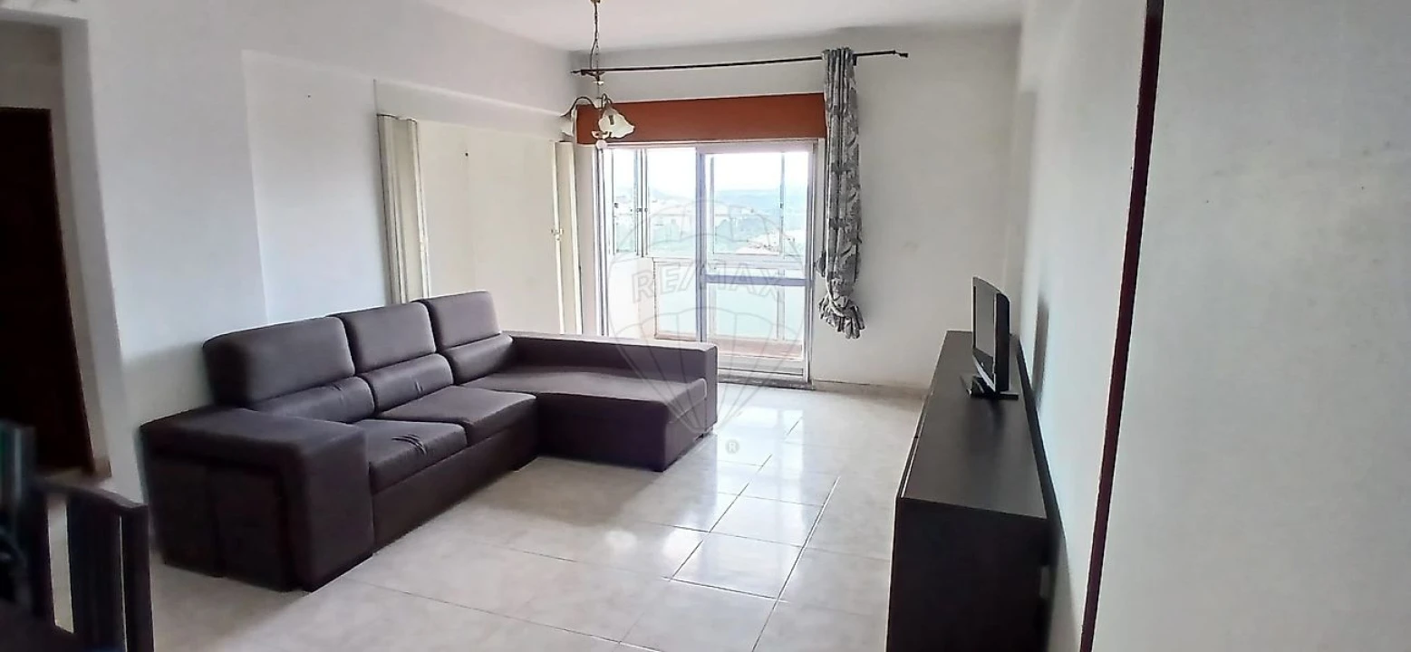 Apartamento T2 para Venda em Massamá e Monte Abraão Foto 1