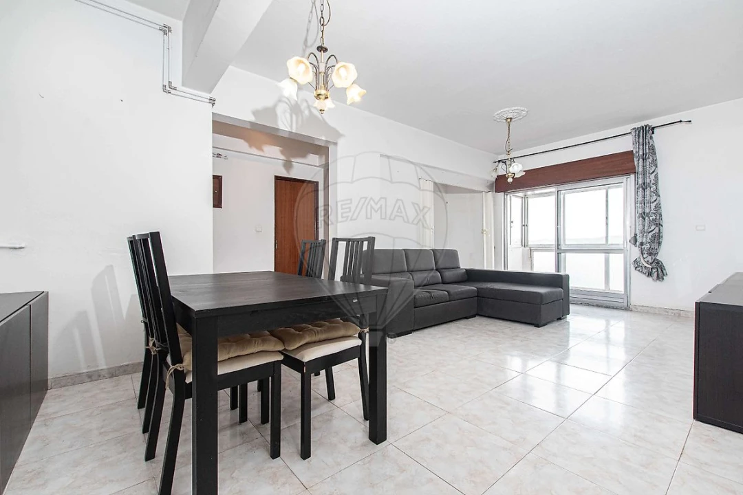 Apartamento T2 para Venda em Massamá e Monte Abraão Foto 12