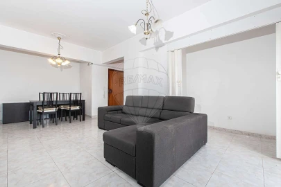 Apartamento T2 para Venda em Massamá e Monte Abraão