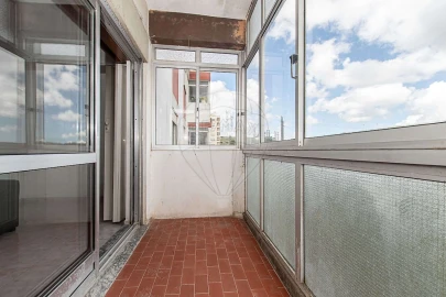 Apartamento T2 para Venda em Massamá e Monte Abraão