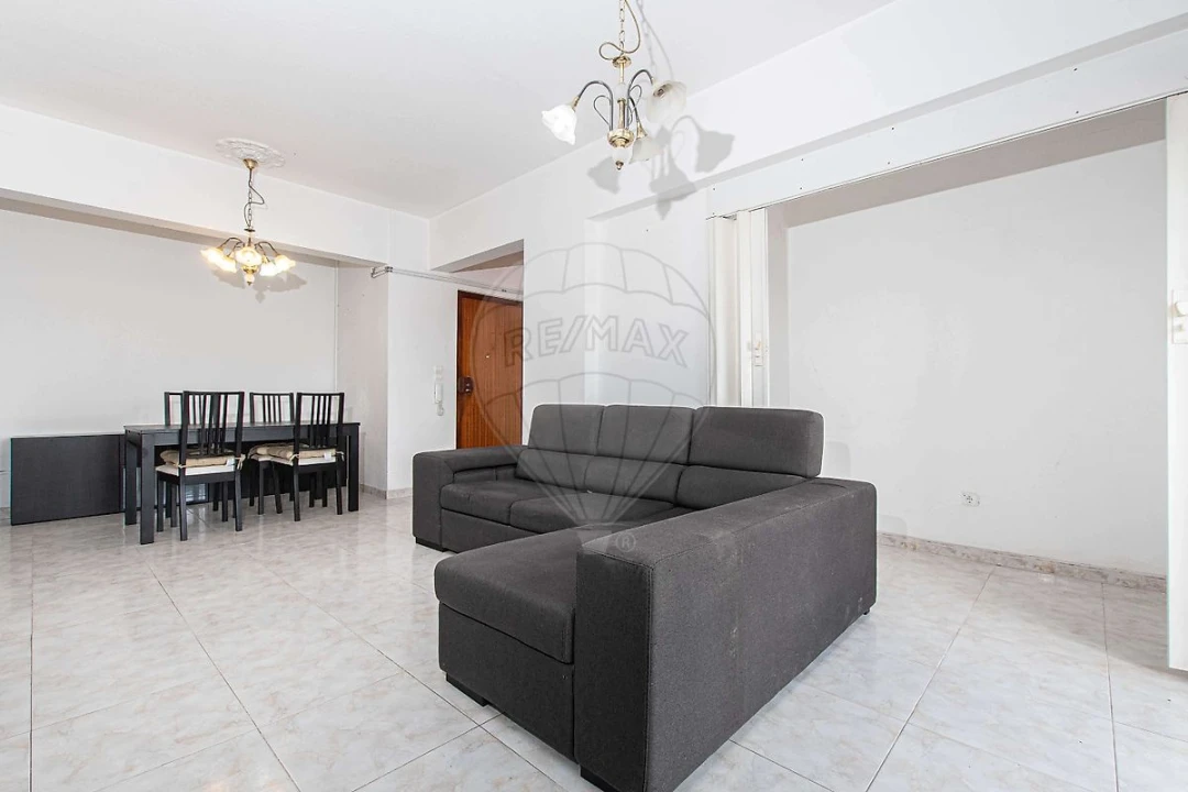 Apartamento T2 para Venda em Massamá e Monte Abraão Foto 14