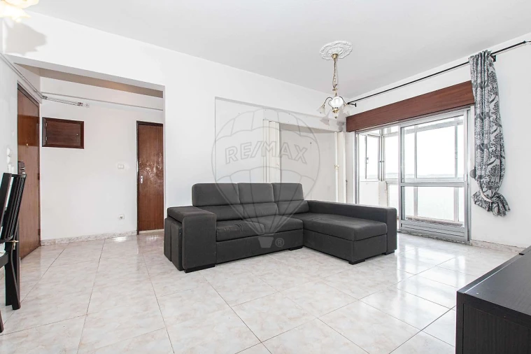 Apartamento T2 para Venda em Massamá e Monte Abraão Foto 13