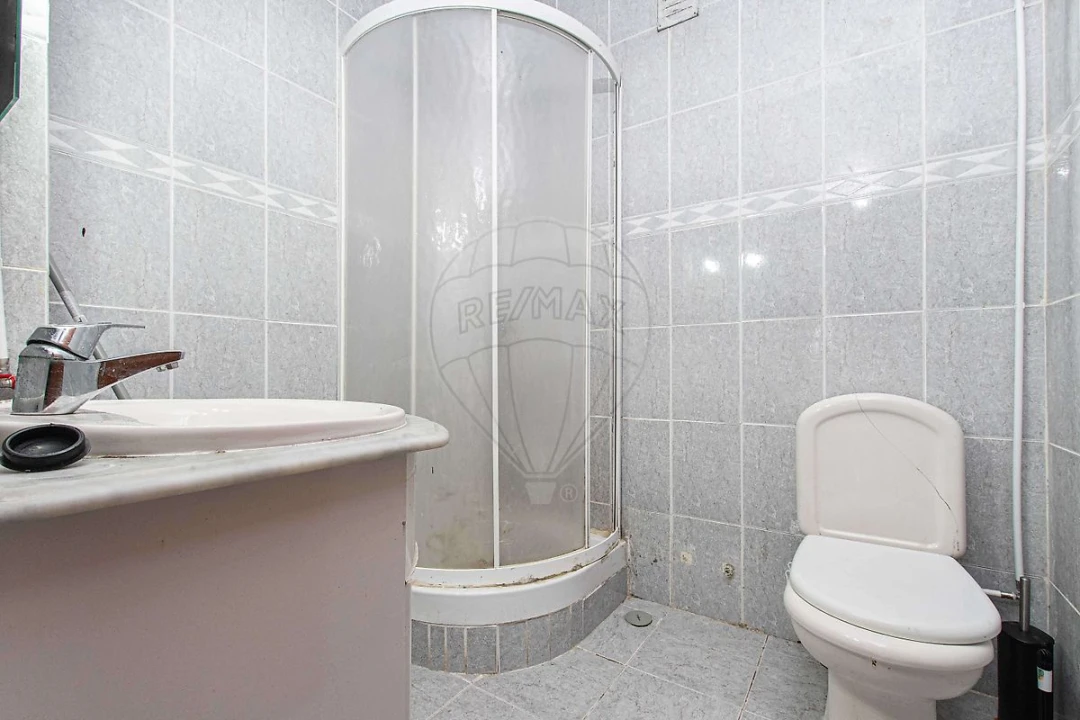 Apartamento T2 para Venda em Massamá e Monte Abraão Foto 8