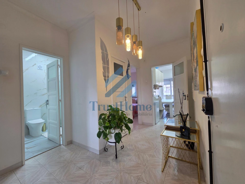Apartamento T3 para Venda em Laranjeiro e Feijó Foto 1