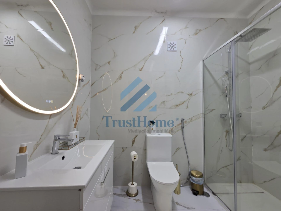 Apartamento T3 para Venda em Laranjeiro e Feijó Foto 12