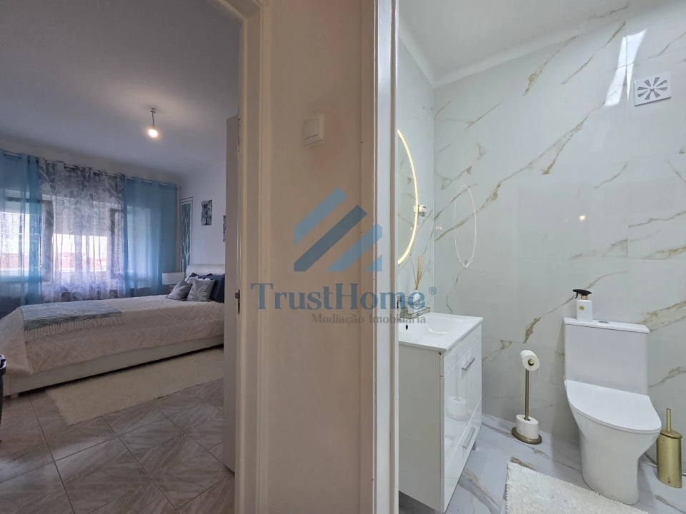 Apartamento T3 para Venda em Laranjeiro e Feijó Foto 13