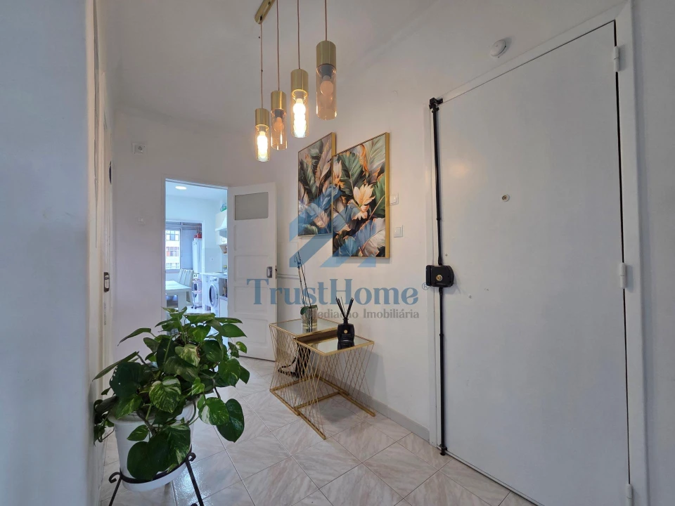 Apartamento T3 para Venda em Laranjeiro e Feijó Foto 2