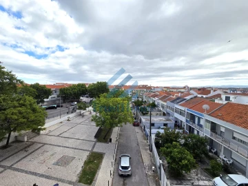 Apartamento T3 para Venda em Laranjeiro e Feijó