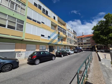 Apartamento T3 para Venda em Laranjeiro e Feijó