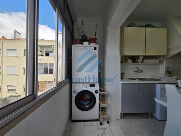 Apartamento T3 para Venda em Laranjeiro e Feijó