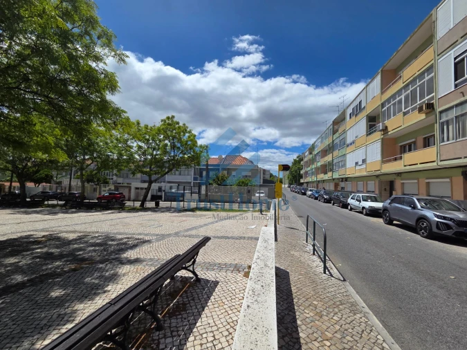 Apartamento T3 para Venda em Laranjeiro e Feijó Foto 28