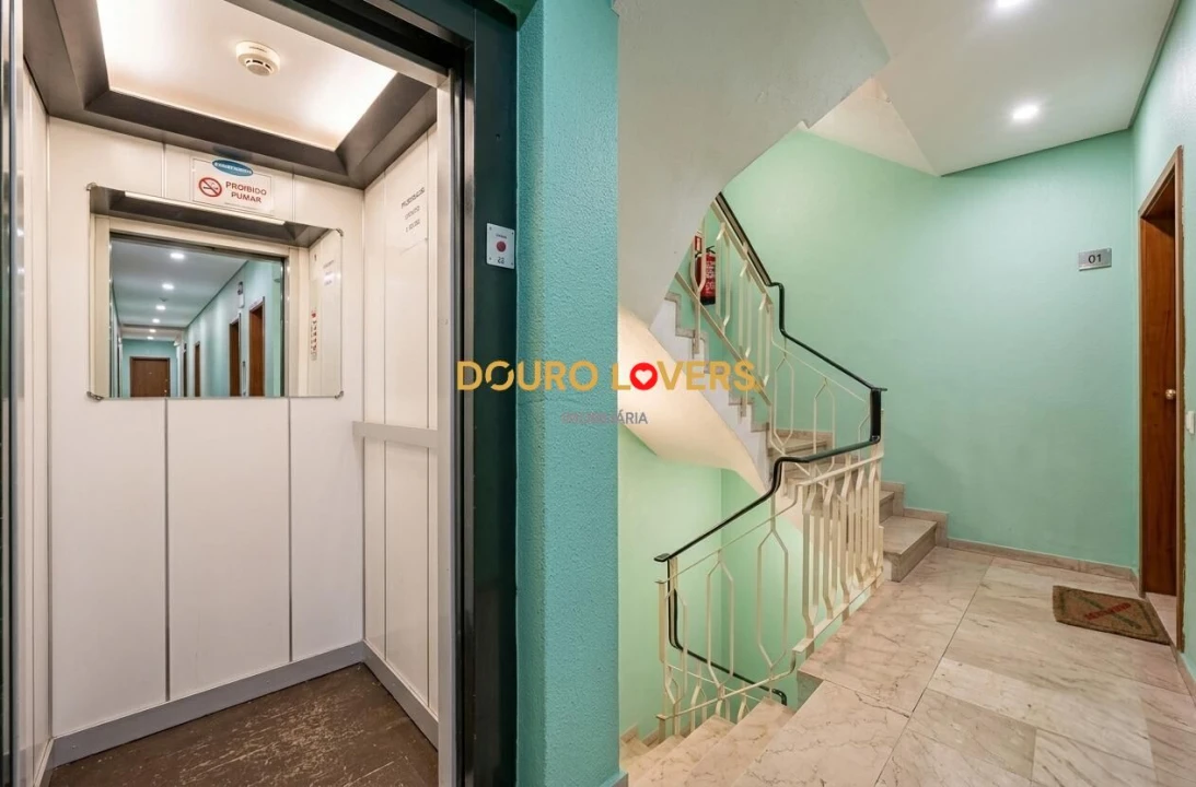 Apartamento T1 para Venda em Paranhos Foto 14
