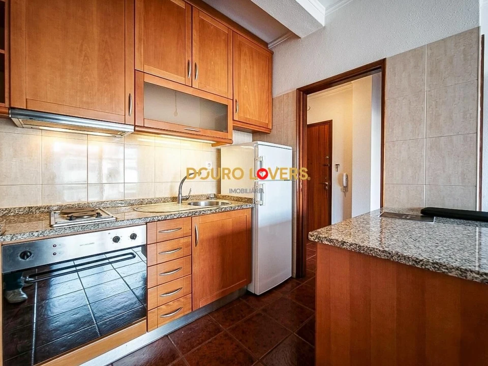 Apartamento T1 para Venda em Paranhos Foto 3