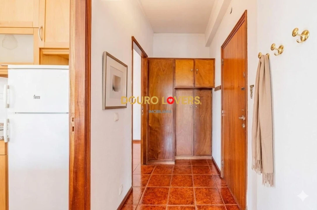 Apartamento T1 para Venda em Paranhos Foto 7