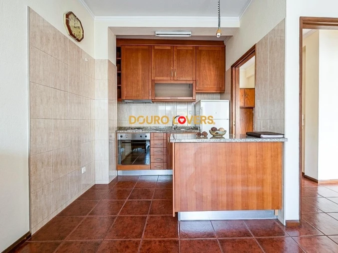 Apartamento T1 para Venda em Paranhos Foto 5