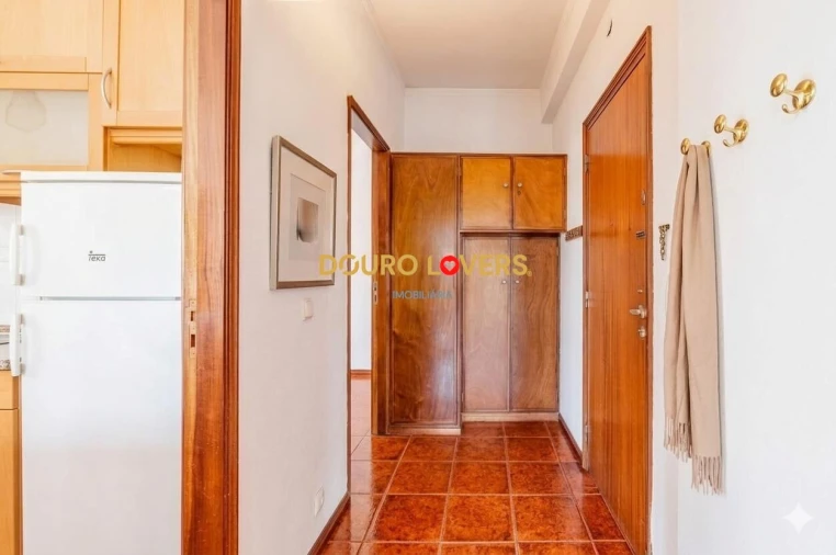 Apartamento T1 para Venda em Paranhos Foto 7