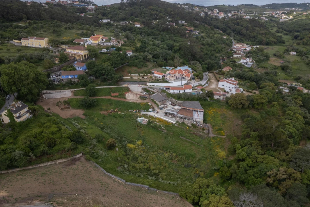Moradia T4 para Venda em Ramada e Caneças Foto 1