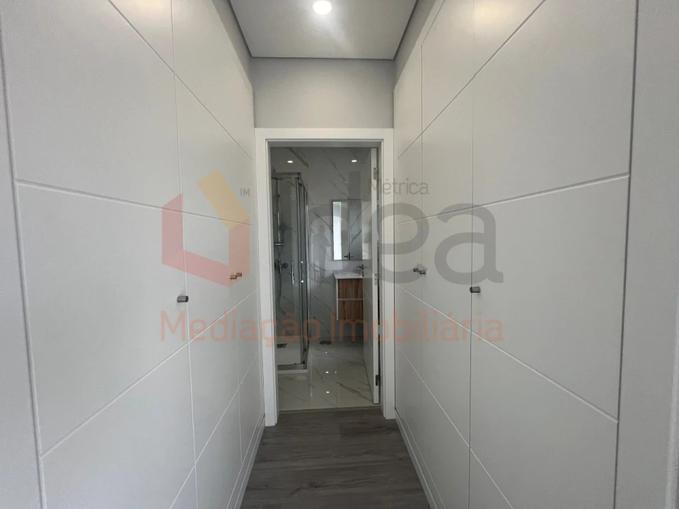 Moradia T4 para Venda em Fernao Ferro Foto 21