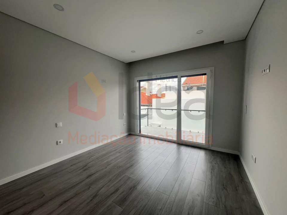Moradia T4 para Venda em Fernao Ferro Foto 26