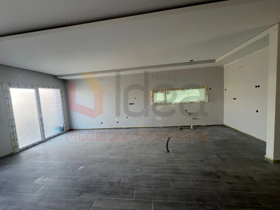 Moradia T4 para Venda em Fernao Ferro Foto 12