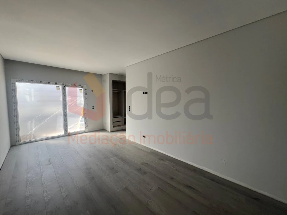 Moradia T4 para Venda em Fernao Ferro Foto 20