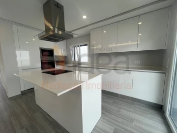Moradia T4 para Venda em Fernao Ferro