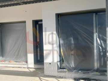 Moradia T4 para Venda em Fernao Ferro