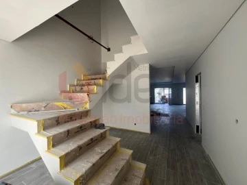 Moradia T4 para Venda em Fernao Ferro
